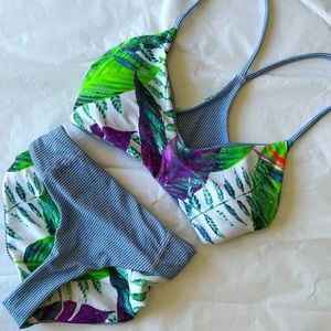 Reversible Body Glove Bikini (4 options for wear!)
